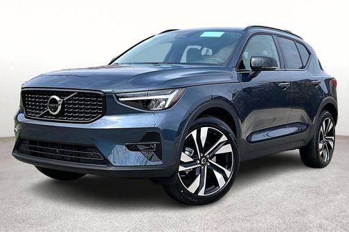 2026 Volvo XC40 B5 Plus