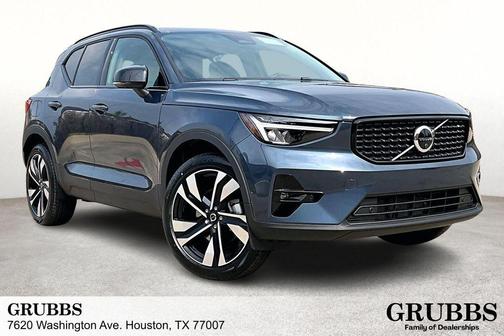 2026 Volvo XC40 B5 Plus