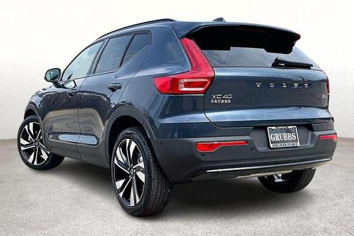 2026 Volvo XC40 B5 Plus