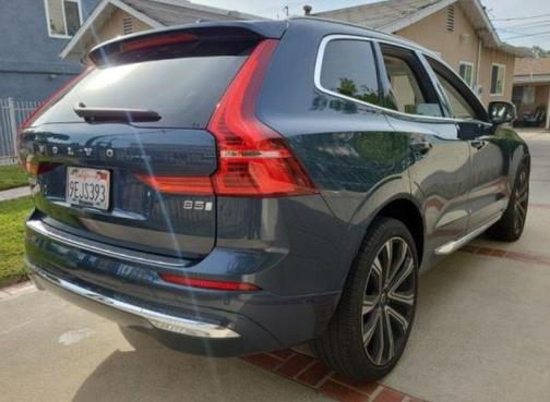 2023 Volvo XC60 B5 Ultimate Bright Theme