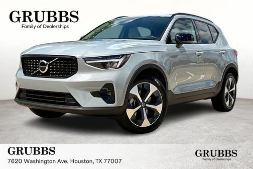2026 Volvo XC40 B5 Plus
