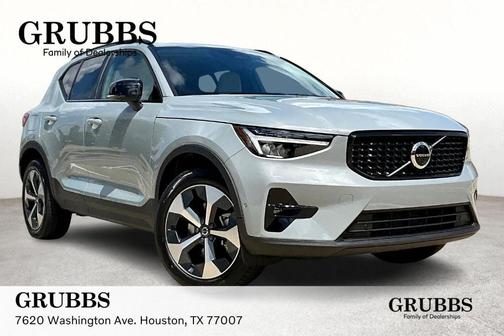 2026 Volvo XC40 B5 Plus