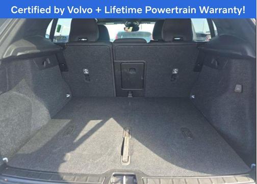 2025 Volvo XC40 B5 Plus Dark Theme