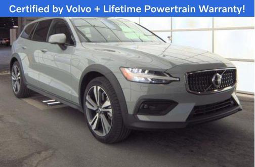2025 Volvo V60 Cross Country B5 Plus