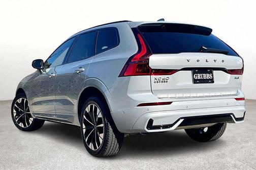 2026 Volvo XC60 B5 Plus