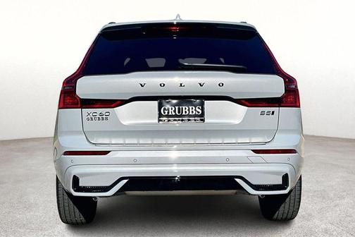 2026 Volvo XC60 B5 Plus