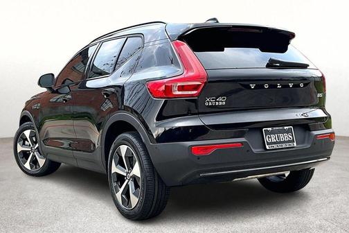 2026 Volvo XC40 B5 Plus