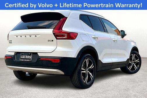 2025 Volvo XC40 B5 Core Bright Theme