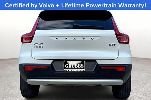 2025 Volvo XC40 B5 Core Bright Theme