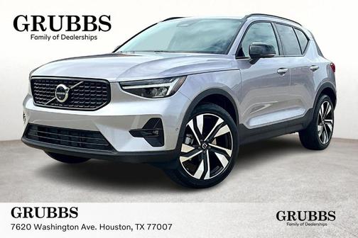 2026 Volvo XC40 B4 Plus