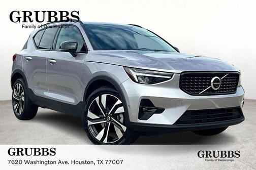2026 Volvo XC40 B4 Plus
