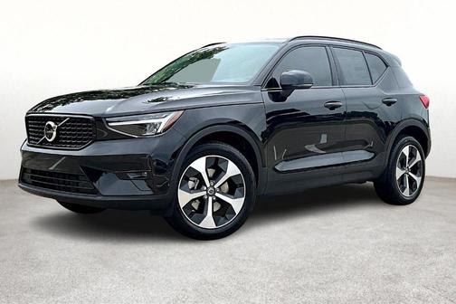 2026 Volvo XC40 B5 Plus