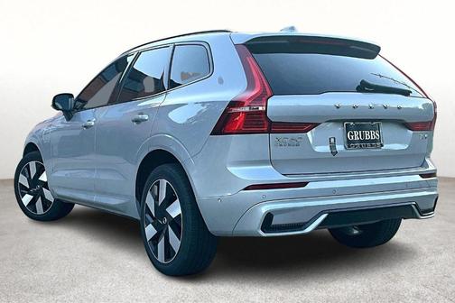 2025 Volvo XC60 Plug-In Hybrid T8 Plus