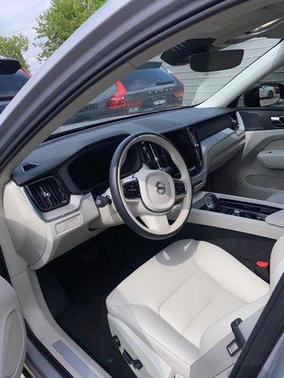 2025 Volvo XC60 Plug-In Hybrid T8 Plus