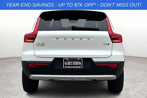 2025 Volvo XC40 B5 Core Bright Theme