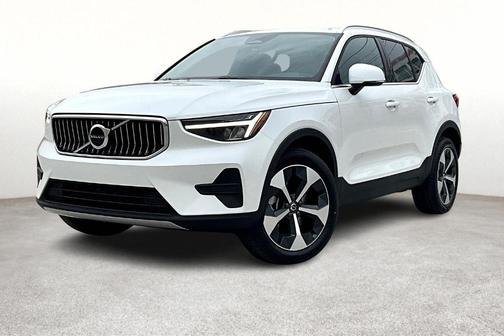 2025 Volvo XC40 B5 Core Bright Theme