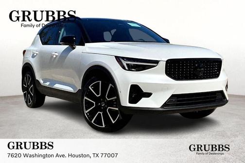 2026 Volvo XC40 B5 Ultra Black Edition