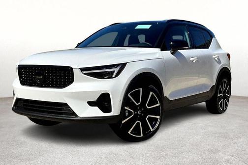2026 Volvo XC40 B5 Ultra Black Edition