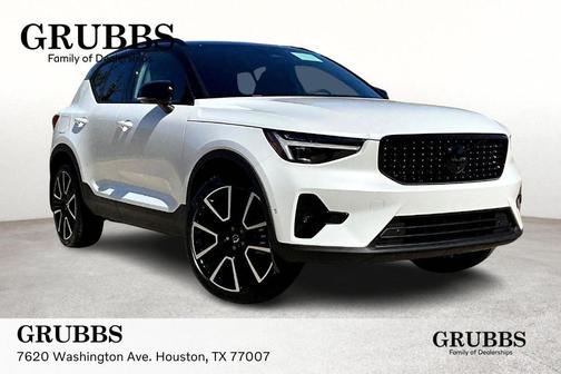 2026 Volvo XC40 B5 Ultra Black Edition