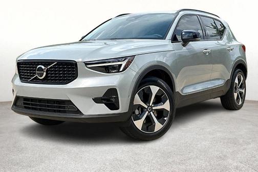 2026 Volvo XC40 B4 Plus