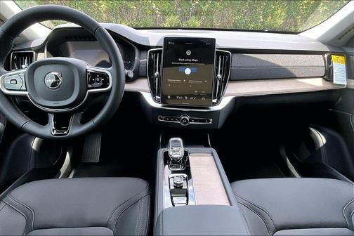 Onyx Black Metallic 2026 Volvo XC90 Plug-In Hybrid T8 Plus 6-Seater