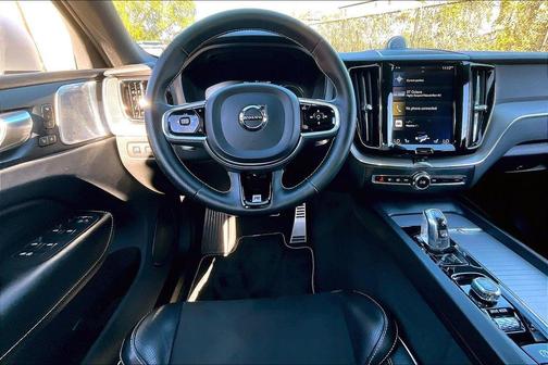 2019 Volvo XC60 Recharge Plug-In Hybrid T8 R-Design