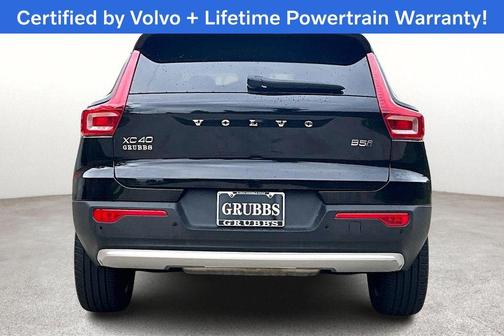 2025 Volvo XC40 B5 Core Bright Theme