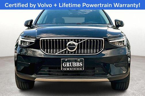 2025 Volvo XC40 B5 Core Bright Theme