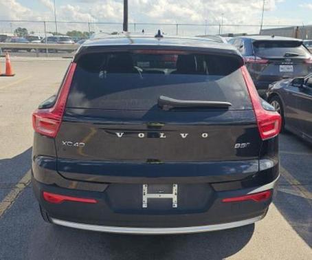 2025 Volvo XC40 B5 Core Bright Theme