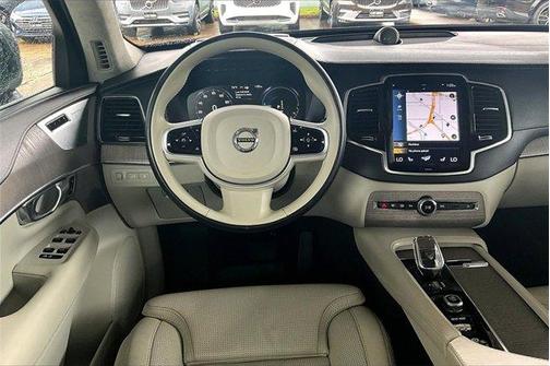 2021 Volvo XC90 Recharge Plug-In Hybrid T8 Inscription 6 Passenger