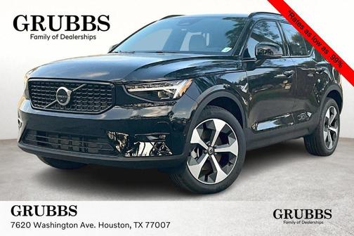2025 Volvo XC40 B5 Plus Dark Theme