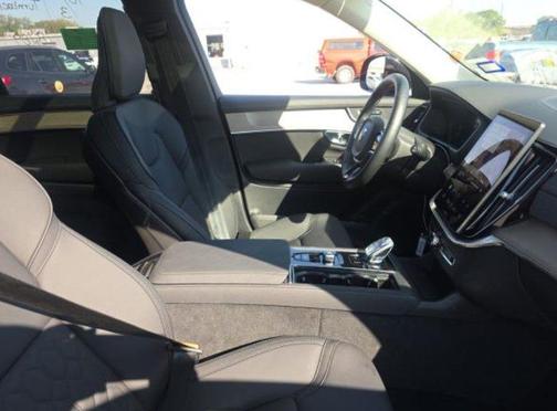 2025 Volvo XC90 B6 Plus 7-Seater