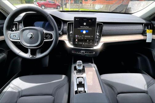 Onyx Black Metallic 2026 Volvo XC90 Plug-In Hybrid T8 Plus 7-Seater