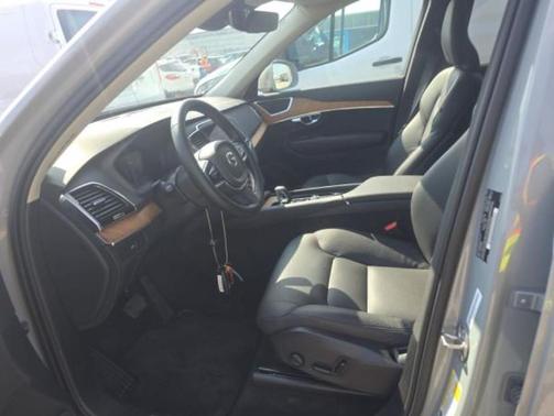 2025 Volvo XC90 B6 Plus 7-Seater