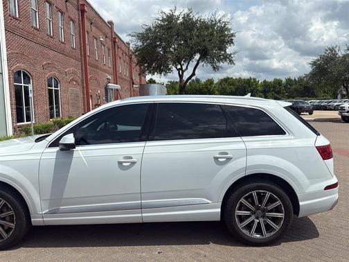 2019 Audi Q7 45 Premium