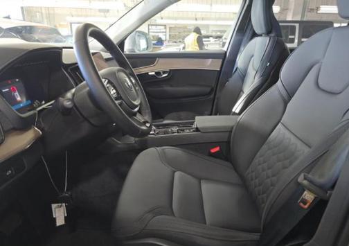 2025 Volvo XC90 B6 Plus 7-Seater