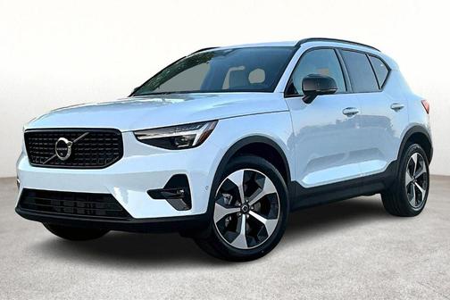 2026 Volvo XC40 B5 Plus