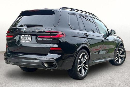 Black Sapphire Metallic 2025 BMW X7 xDrive40i