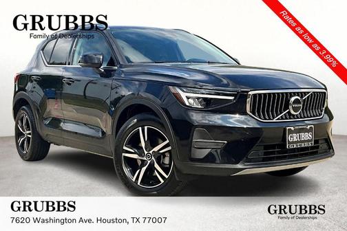 2025 Volvo XC40 B5 Core Bright Theme