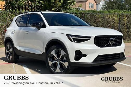 2026 Volvo XC40 B5 Plus