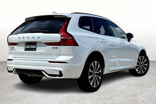 2025 Volvo XC60 B5 Plus