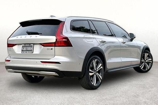 Platinum Gray Metallic 2025 Volvo V60 Cross Country B5 Plus