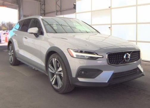 Platinum Gray Metallic 2025 Volvo V60 Cross Country B5 Plus