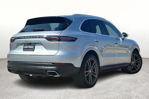 2022 Porsche Cayenne Base (Tiptronic)