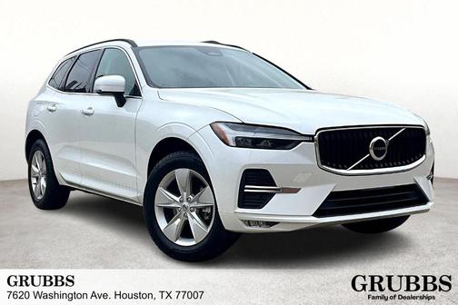 2022 Volvo XC60 B5 Momentum