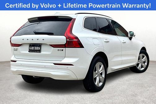 2022 Volvo XC60 B5 Momentum