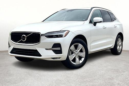 2022 Volvo XC60 B5 Momentum