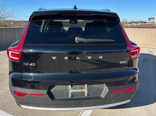 2023 Volvo XC40 B5 Core