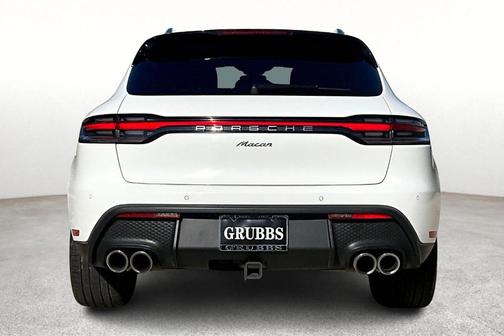 2023 Porsche Macan Base (PDK)