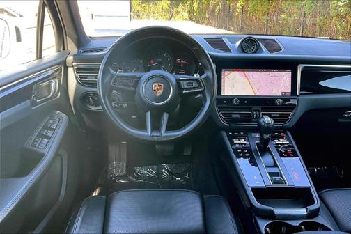 2023 Porsche Macan Base (PDK)